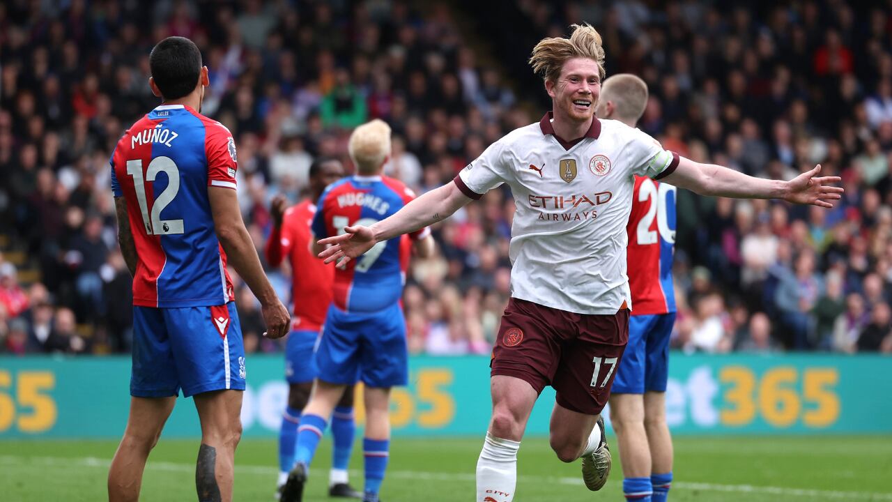 Manchester City tomó temporalmente el liderato de la Premier League