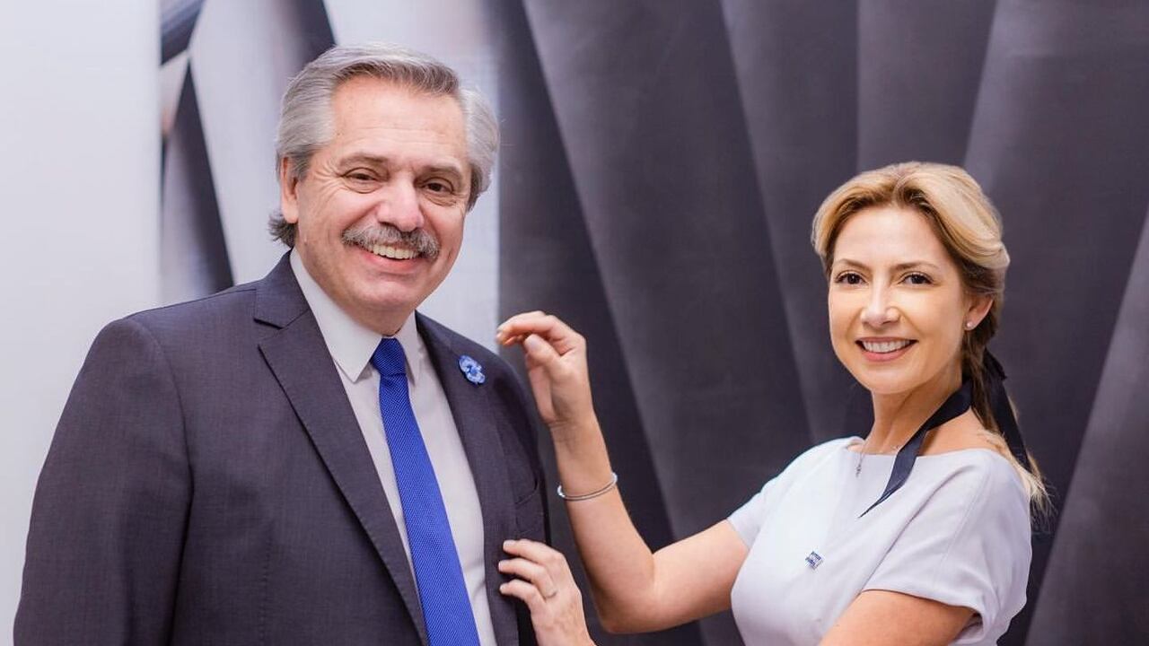 El expresidente fue acusado por su exesposa por maltrato