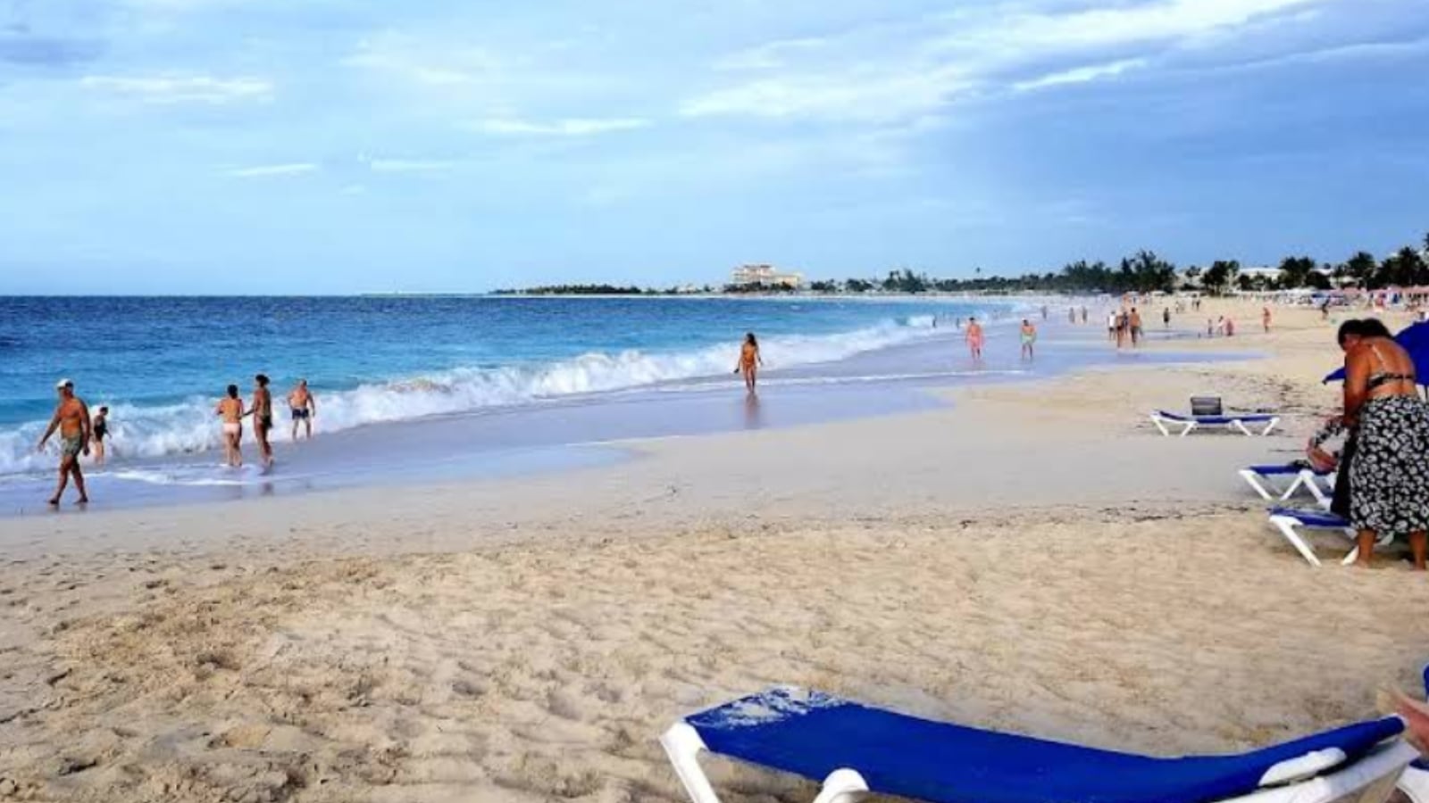 Grace Bay Beach, una de las islas más hermosas de Caribe que recibe a cientos de turistas de Estados Unidos