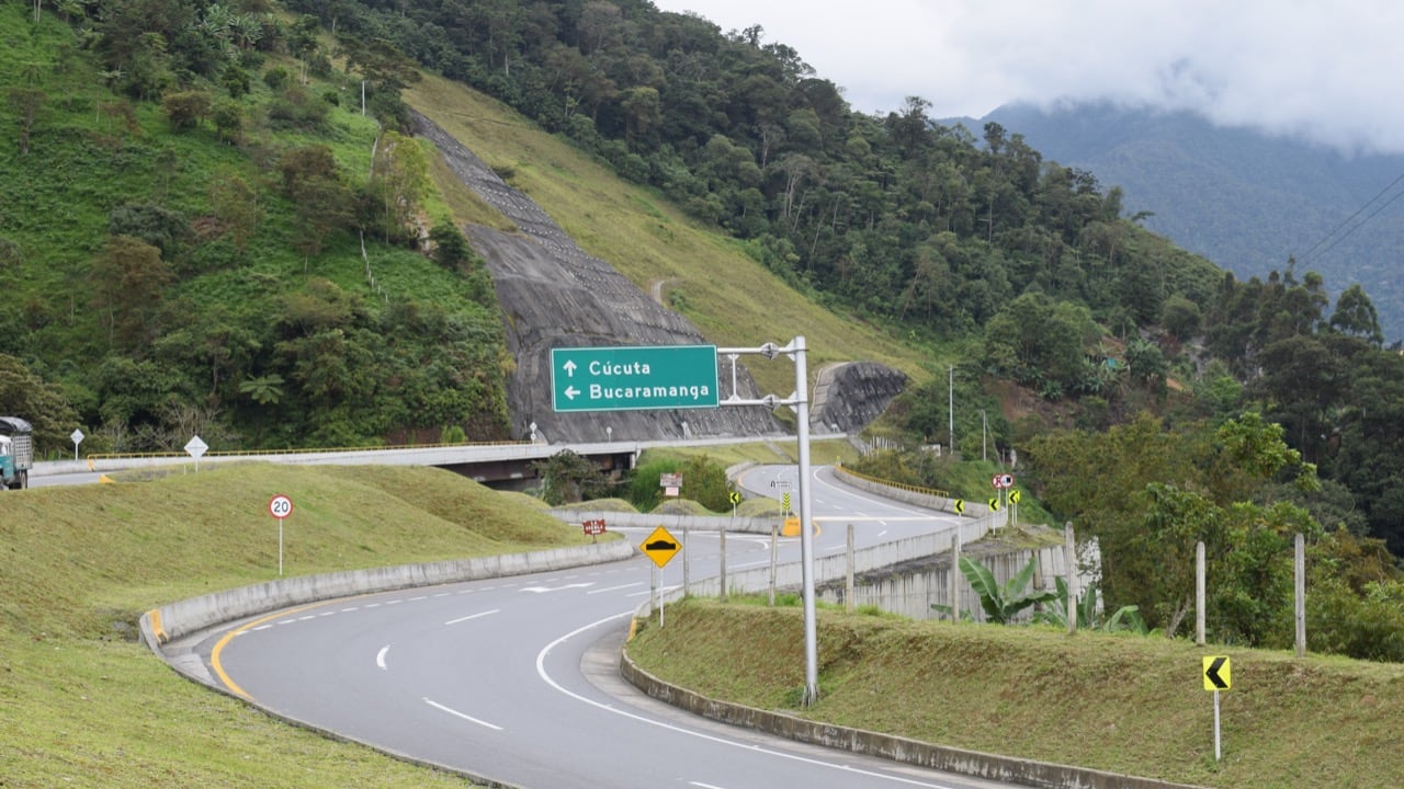 Se completaron nueve corredores viales de 4G puestos al servicio de los colombianos en el país.