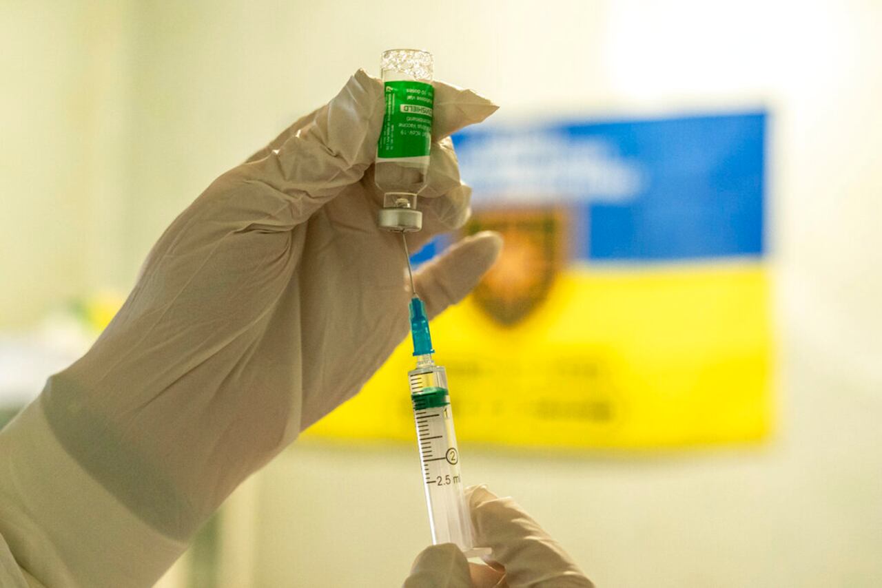 Dosis de la vacuna de coronavirus desarrollada por AstraZeneca/Oxford