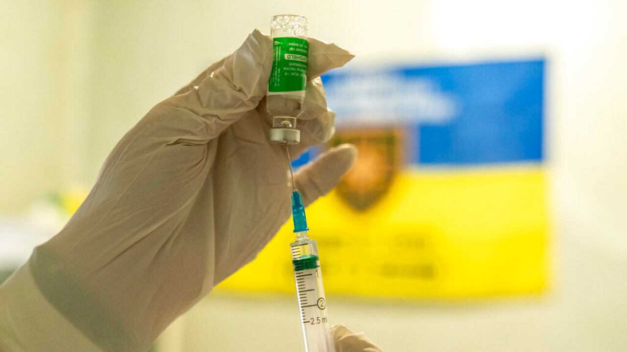 Dosis de la vacuna de coronavirus desarrollada por AstraZeneca/Oxford