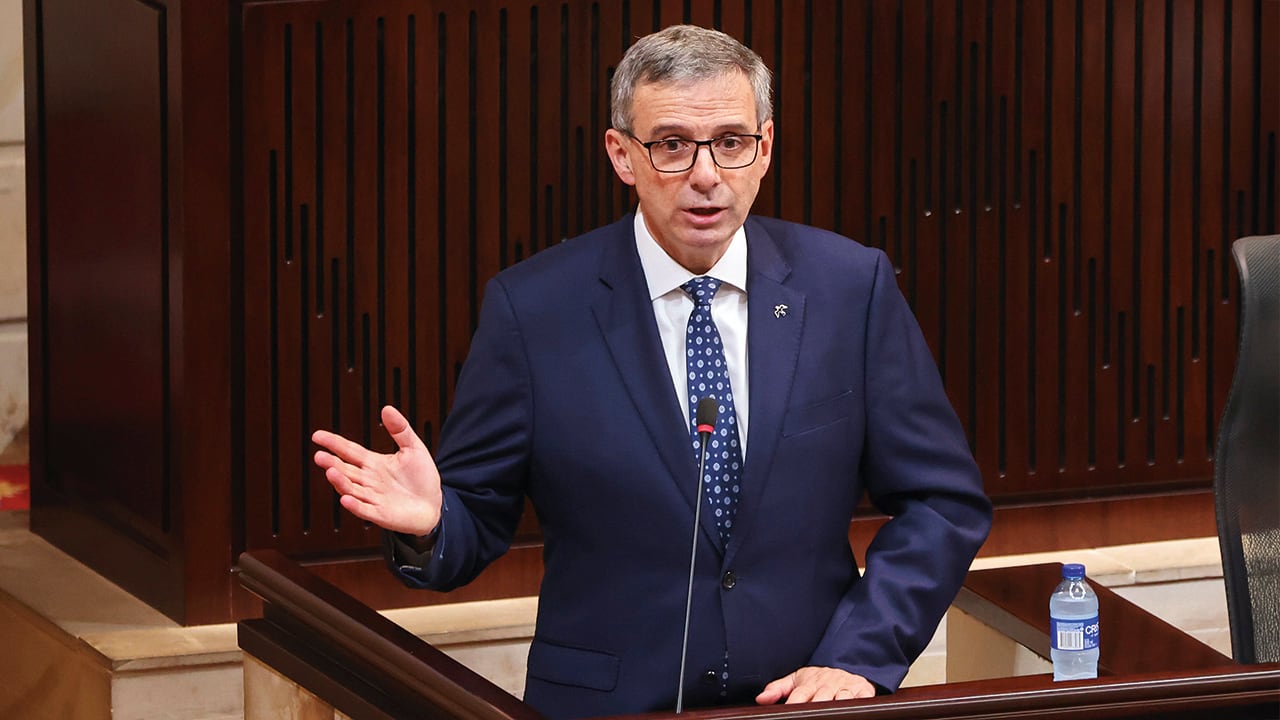Miguel Gómez Martínez, ministro de Hacienda.