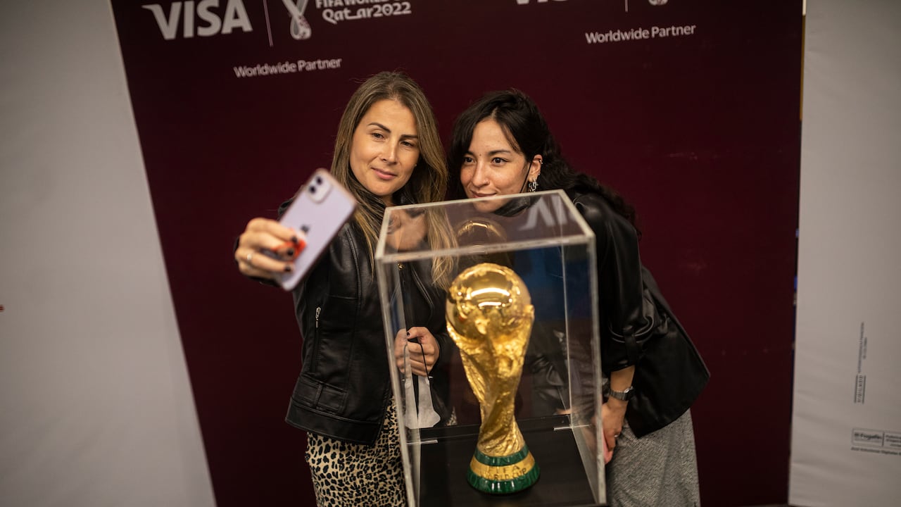 EXHIBICIÓN DE LA COPA DEL MUNDO EN COLOMBIA