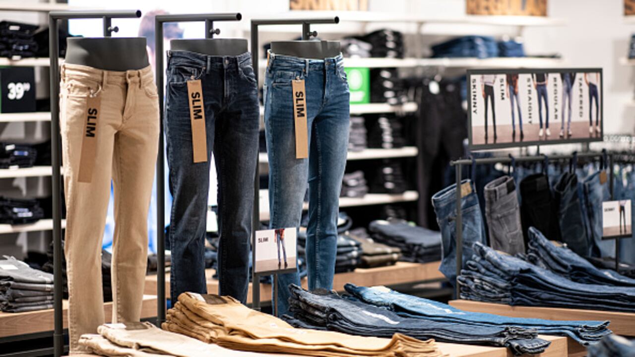 El panorama textil colombiano suma la presencia activa de 35.111 empresas dedicadas a confecciones, 215 a hilados y 7.294 a textiles.