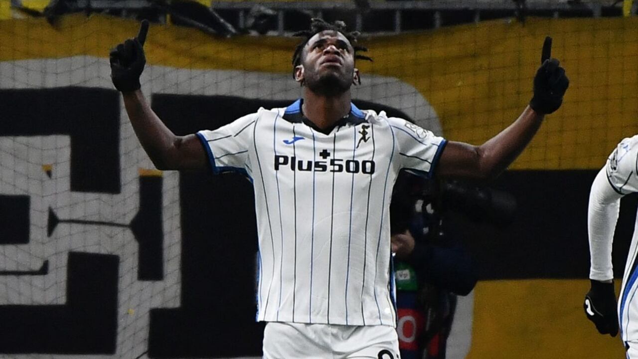 Duván Zapata llegó a dos goles en la presente Champions League.