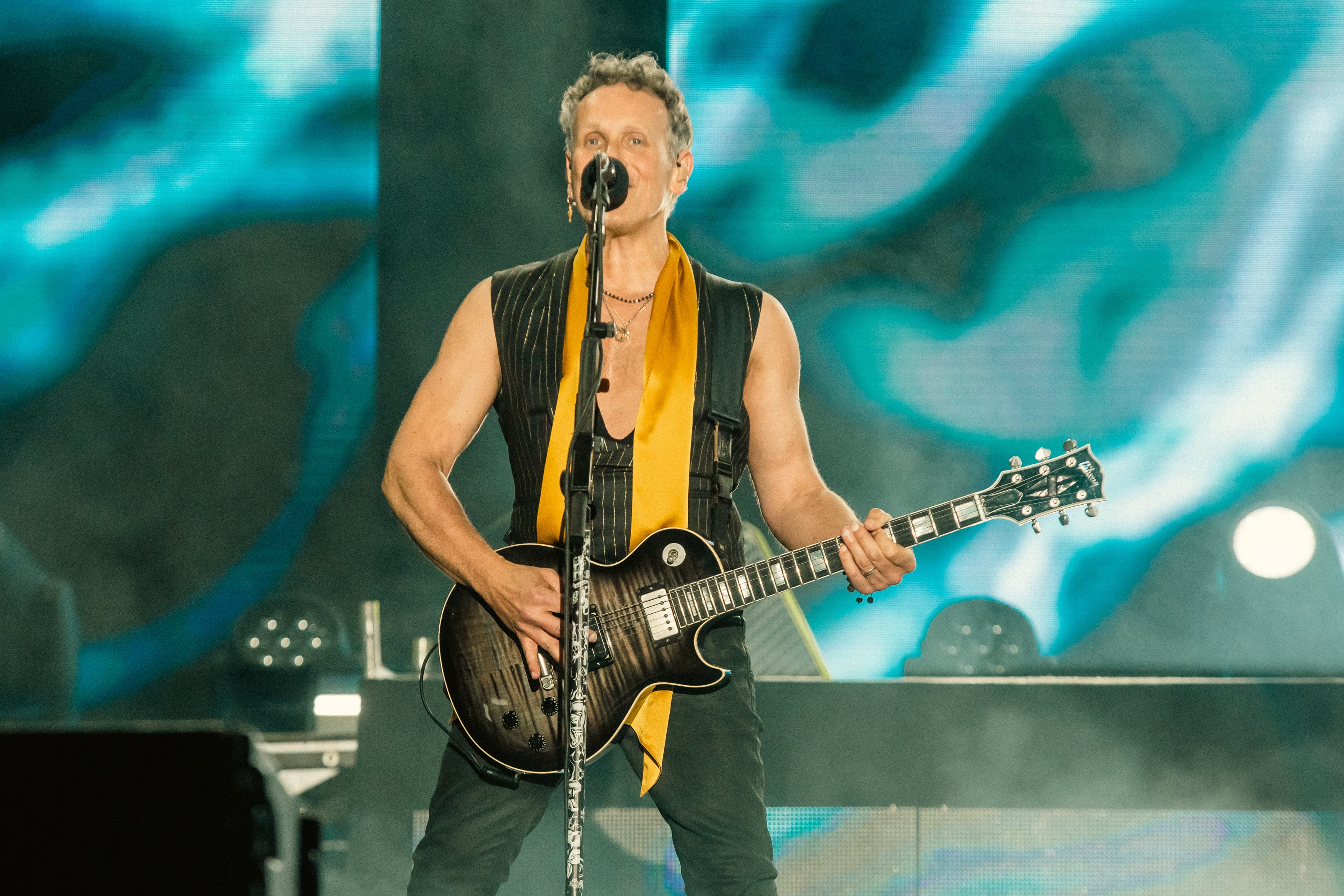 Phill Collen junto a Def Leppard darán un show en Bogotá este sábado 25 de febrero.