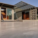 La vivienda prefabricada, de 72 metros cuadrados, fue adquirida por internet y representó un ahorro frente a una construcción convencional.