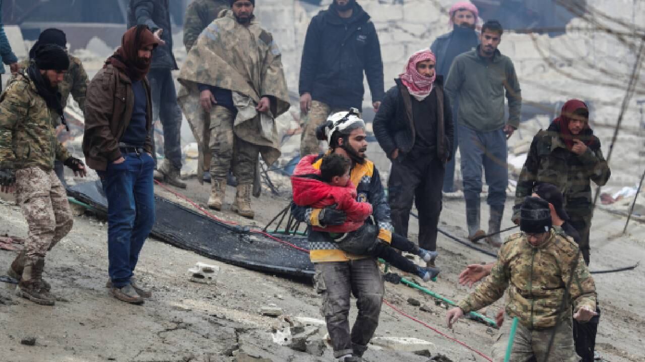 Consecuencias del terremoto en Jandaris, Siria.