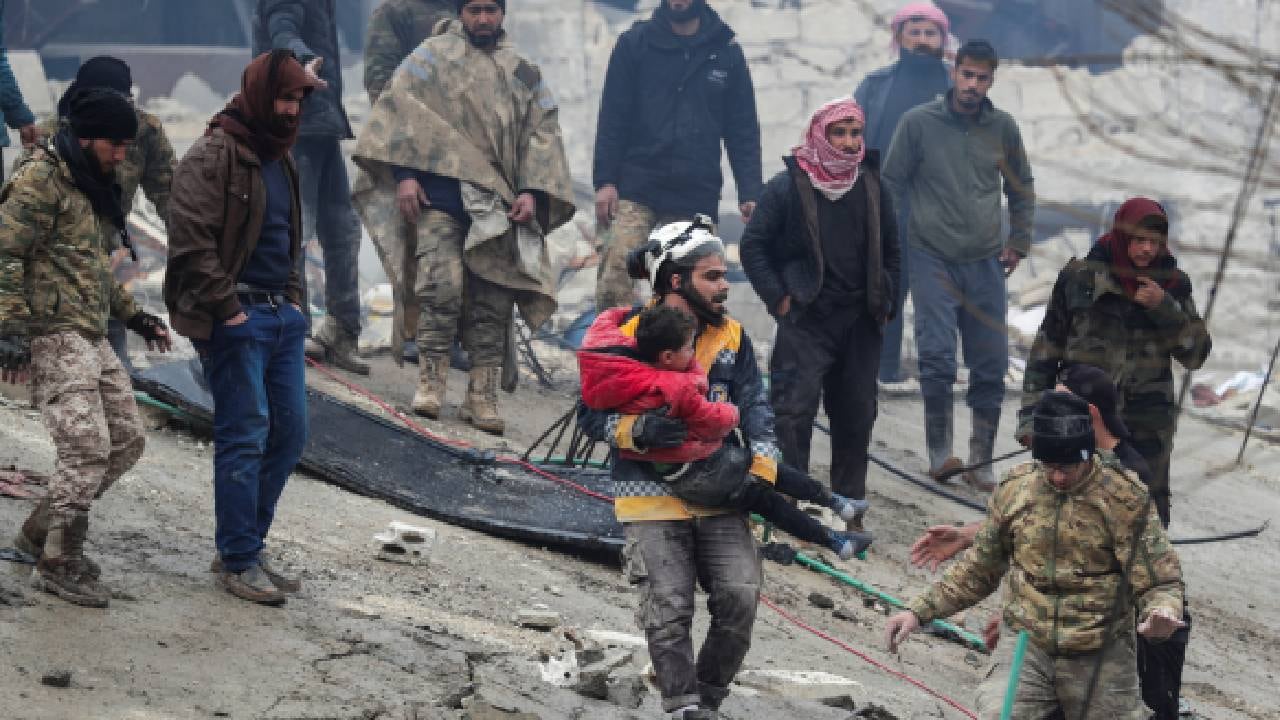 Consecuencias del terremoto en Jandaris, Siria.