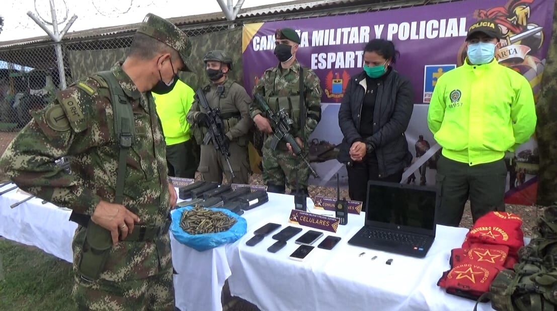 En el operativo se incautó material de guerra.