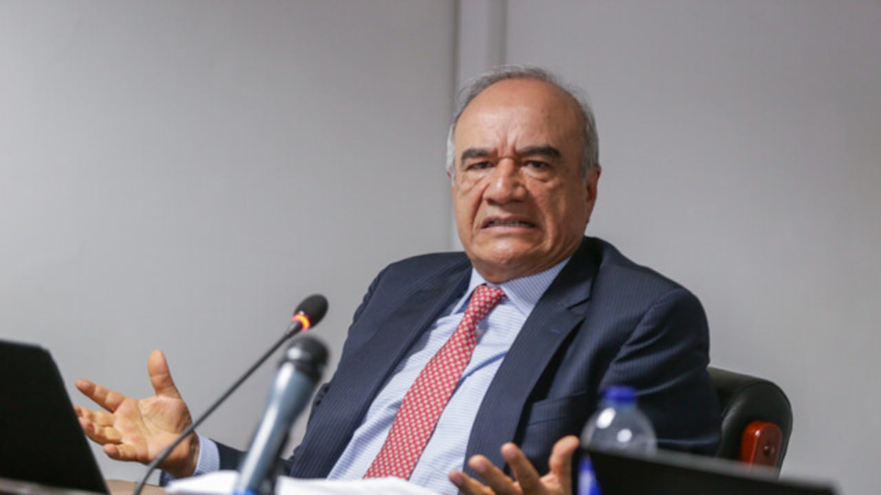 El magistrado de la Corte Constitucional, Héctor Carvajal.