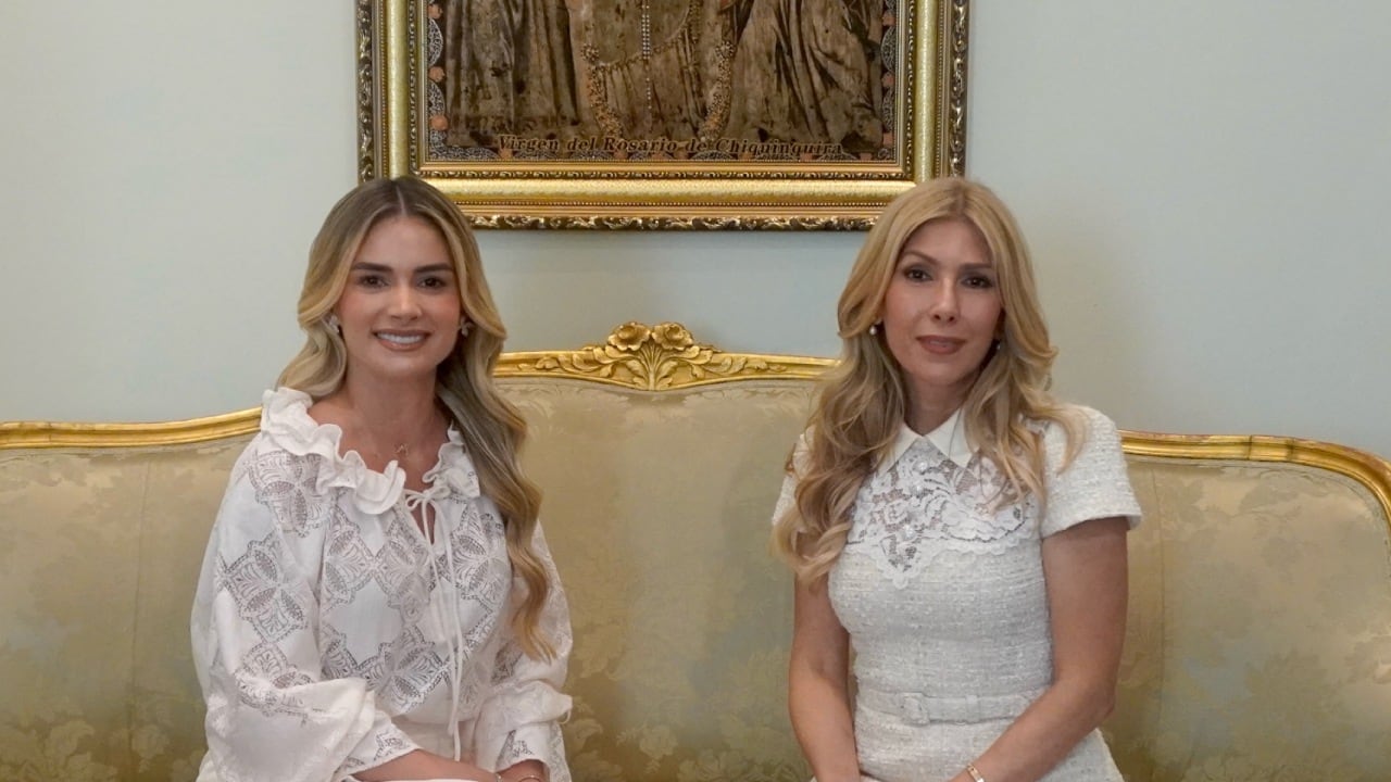 Ana Lucía Pineda y Jeanette Dousdebes.