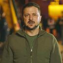 En esta imagen de un video proporcionado por la Oficina de Prensa Presidencial de Ucrania, el presidente de Ucrania, Volodimir Zelenski, habla en Kyiv, Ucrania, el lunes 10 de octubre de 2022. (Ukrainian Presidential Press Office via AP)