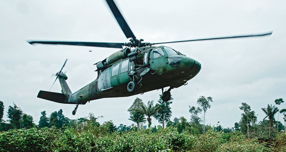    Uno de los principales recortes se dio en las horas de vuelo, lo que ha afectado considerablemente las operaciones en terreno. 