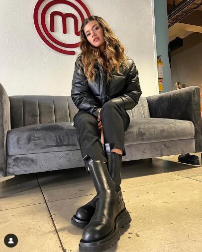 Daniela Tapia es una actriz nacida en Cuba, pero que vino a Colombia desde muy pequeña, donde ha desarrollado su carrera como actriz.