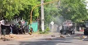 A través de redes sociales se han evidenciado los enfrentamientos que tienen lugar en cercanías a Univalle.