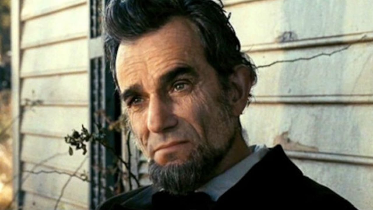 Es una de las pocas celebridades que ha tenido el honor de aparecer simultáneamente en la portada de todas las ediciones de la revista Time.