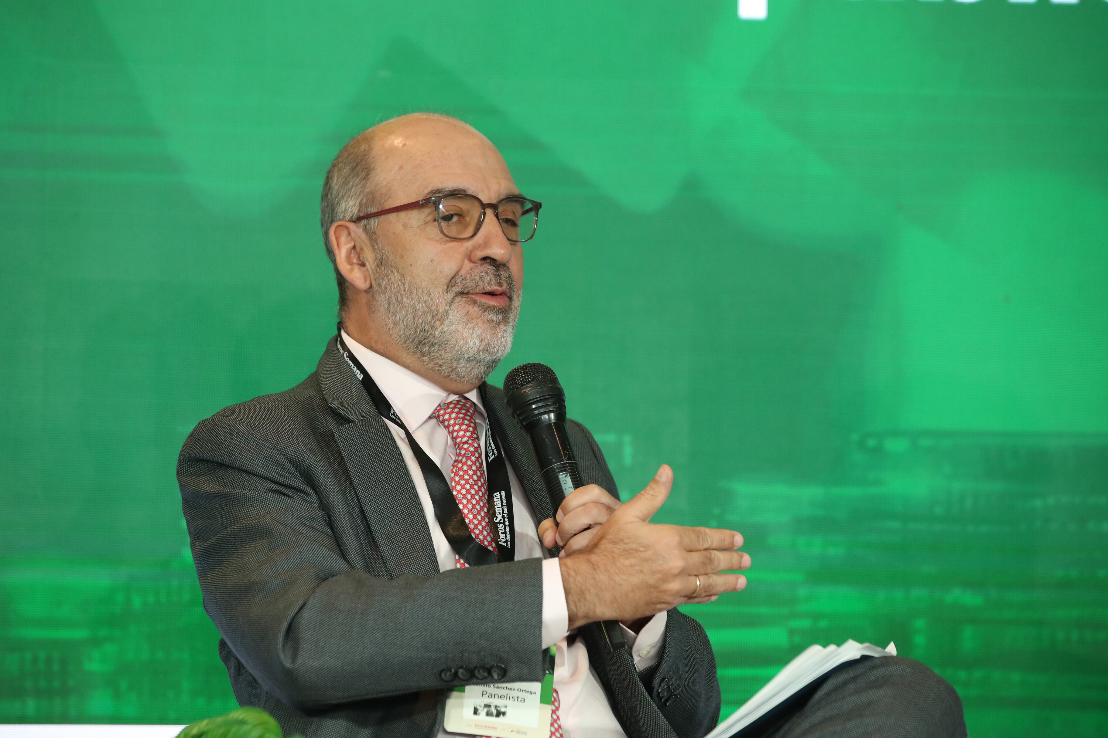 Foro 
Servicios públicos: control y transparencia

Jueves 27 de marzo de 2025 
Edificio Semana