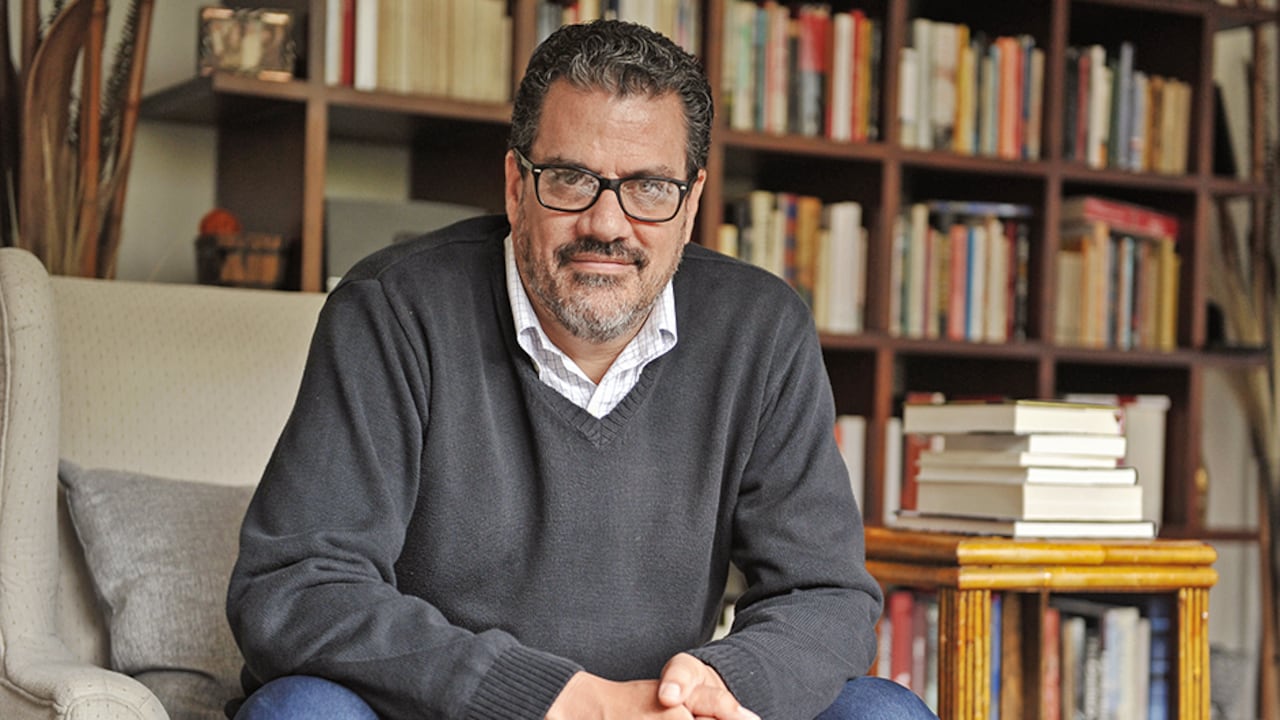 El reconocido periodista dijo que la gran diferencia entre Ernesto Samper y Gustavo Petro es que el primero contó con el respaldo del Congreso y las cortes.