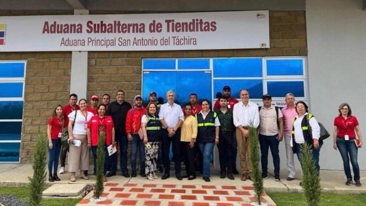 También hubo participación de autoridades departamentales y municipales.