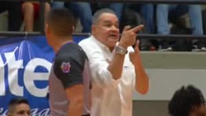 El gesto polémico de Hernán Darío Giraldo, entrenador de Cafeteros de Armenia