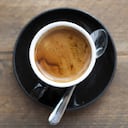 Vitaminas B, K y antioxidantes, son algunos nutrientes que aporta el consumo de café. Foto: Getty images.