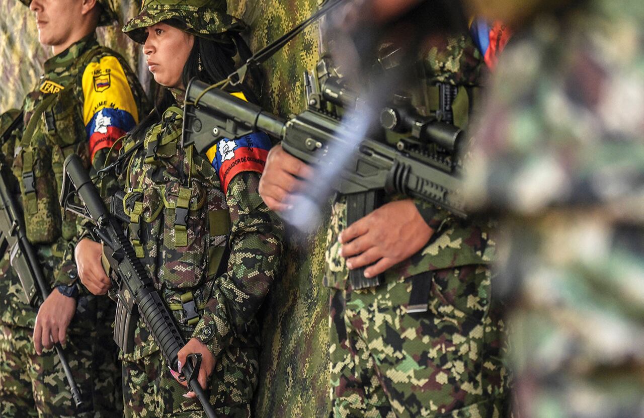 Tanto las disidencias de las Farc de Iván Mordisco como las de alias Calarcá ganan cada vez más terreno en las zonas rurales de Colombia, lo que podría llevar a mover varias mesas de votación. 