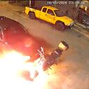 El hombre se prendió fuego al tratar de hacerlo al vehículo de una presunta víctima de extorsión