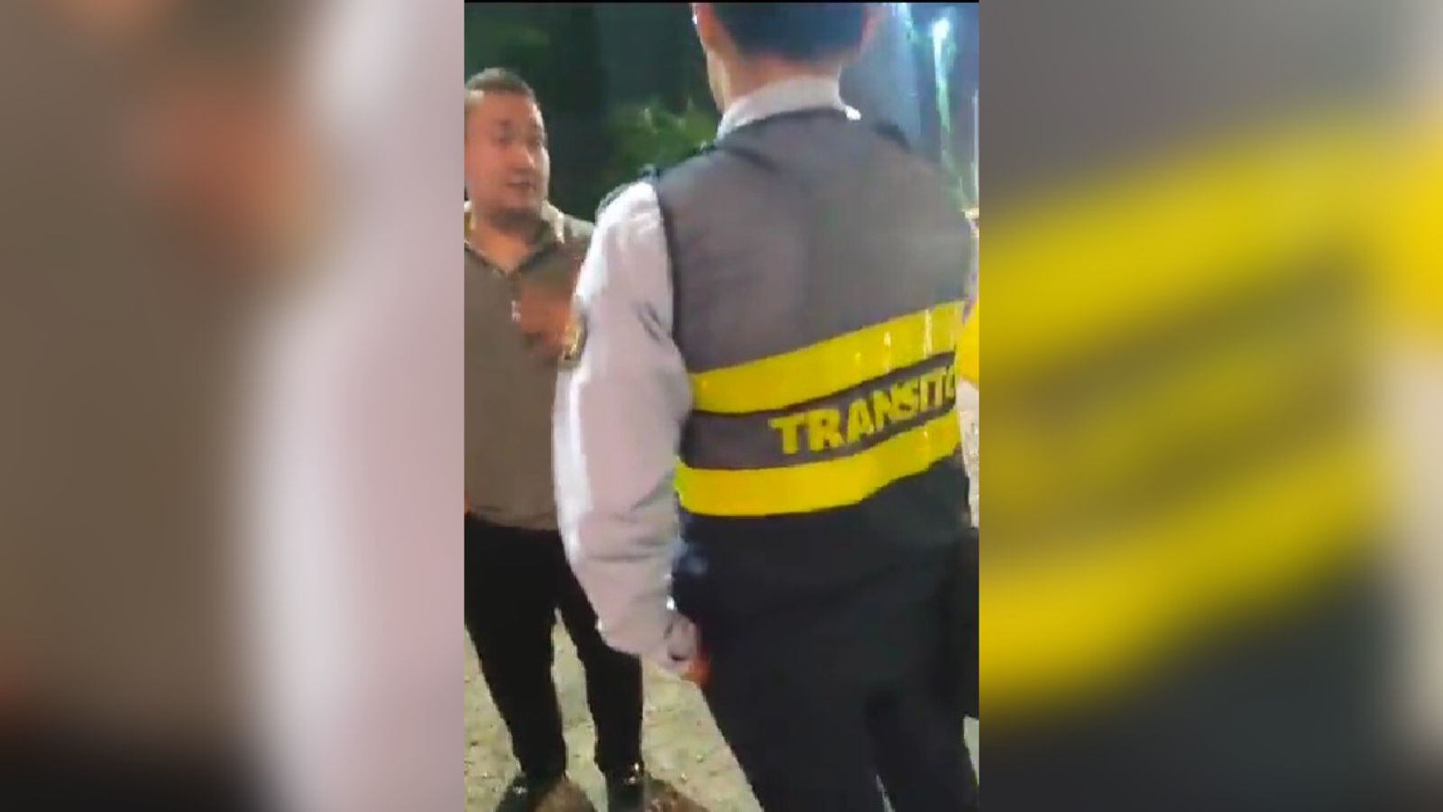 Los reguladores causaron confusión con estos uniformes.