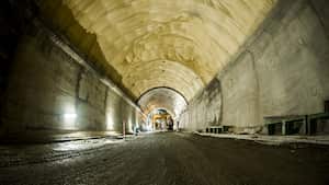 Una de las obras más importantes del proyecto es el túnel Tesalia, el más grande y largo del Eje Cafetero.