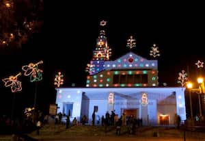 En la categoría Espacio Público, Monserrate ganó el primer puesto. Este santuario se ha convertido en el ícono por excelencia de la ciudad y su espectacular decoración navideña, pensada en grande para iluminar la ciudad desde las alturas no ha encontrado hasta ahora competidor posible.