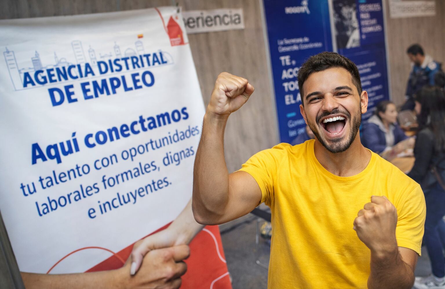 Oferta de empleo: 100 vacantes en Bogotá.