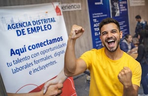Oferta de empleo: 100 vacantes en Bogotá.