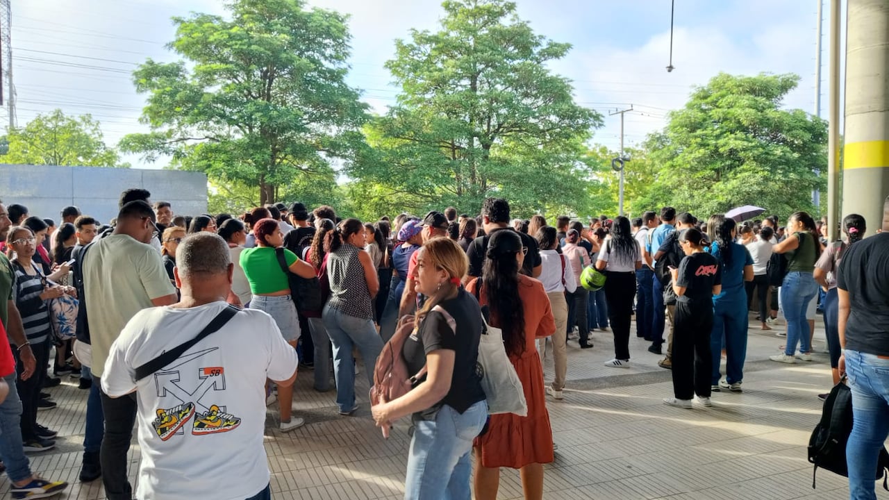 Caos en estaciones de Transmetro en Barranquilla y Soledad.
