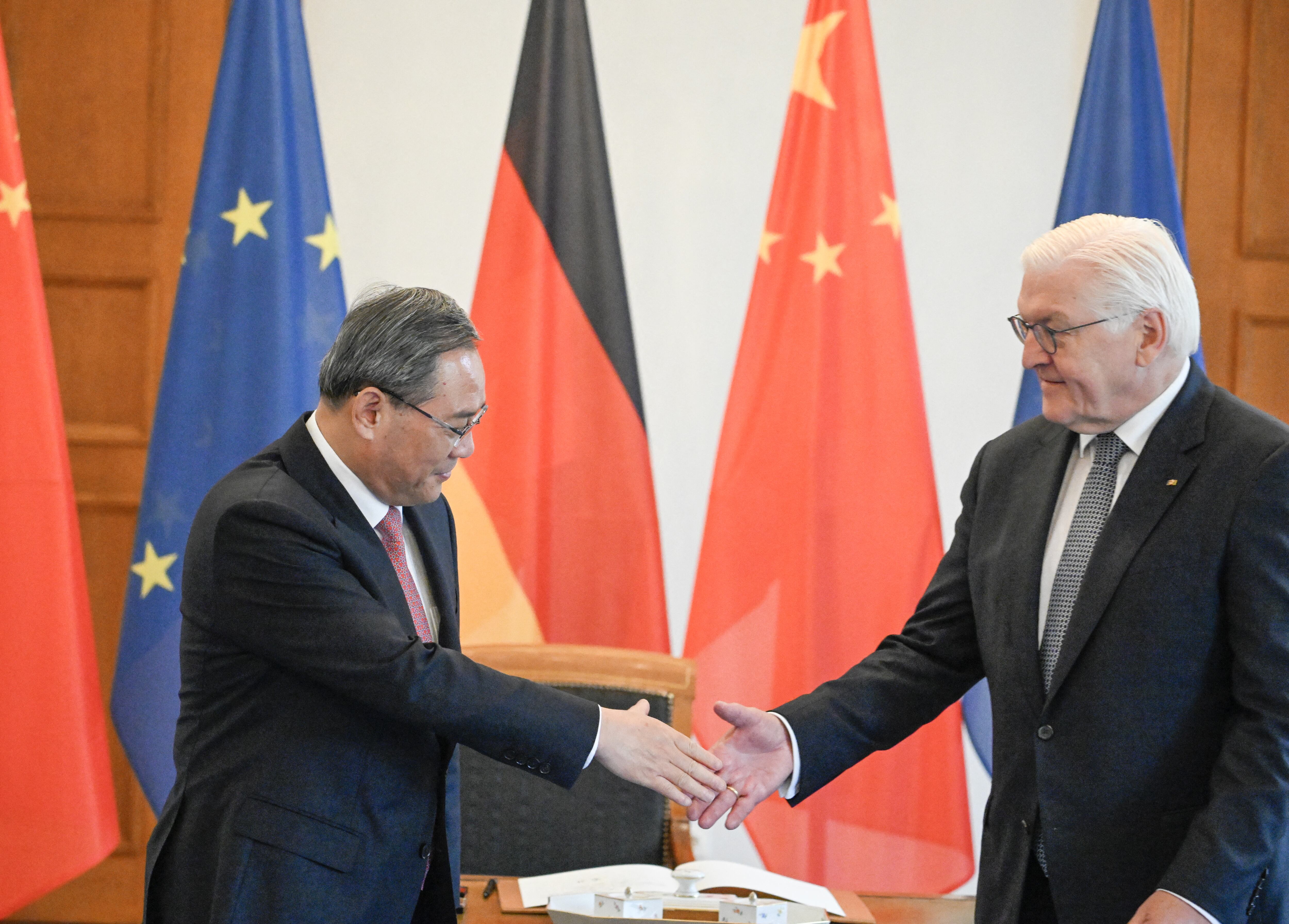 Li Qiang junto al presidente de Alemania en Berlín. Foto: AFP.