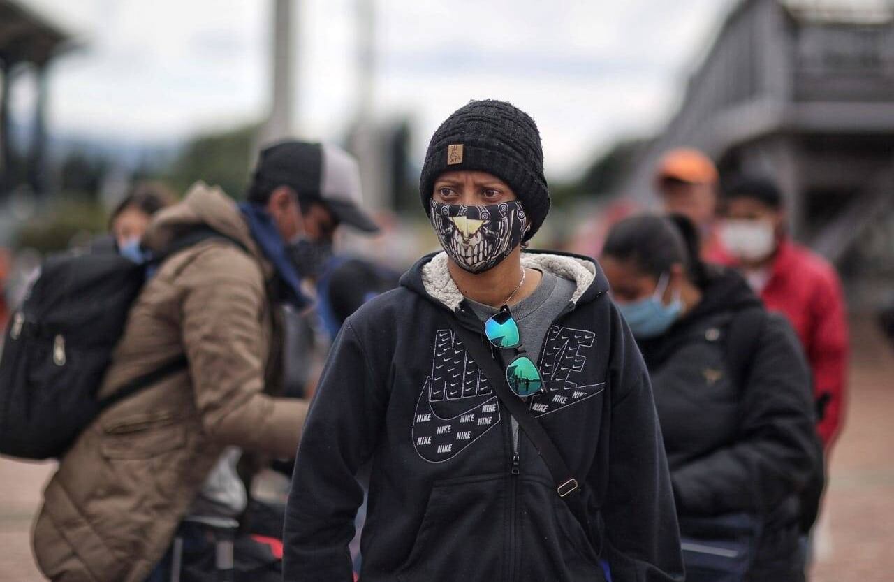 Venezolanos en la terminal de transporte de Bogotá. Foto: Esteban Vega/SEMANA