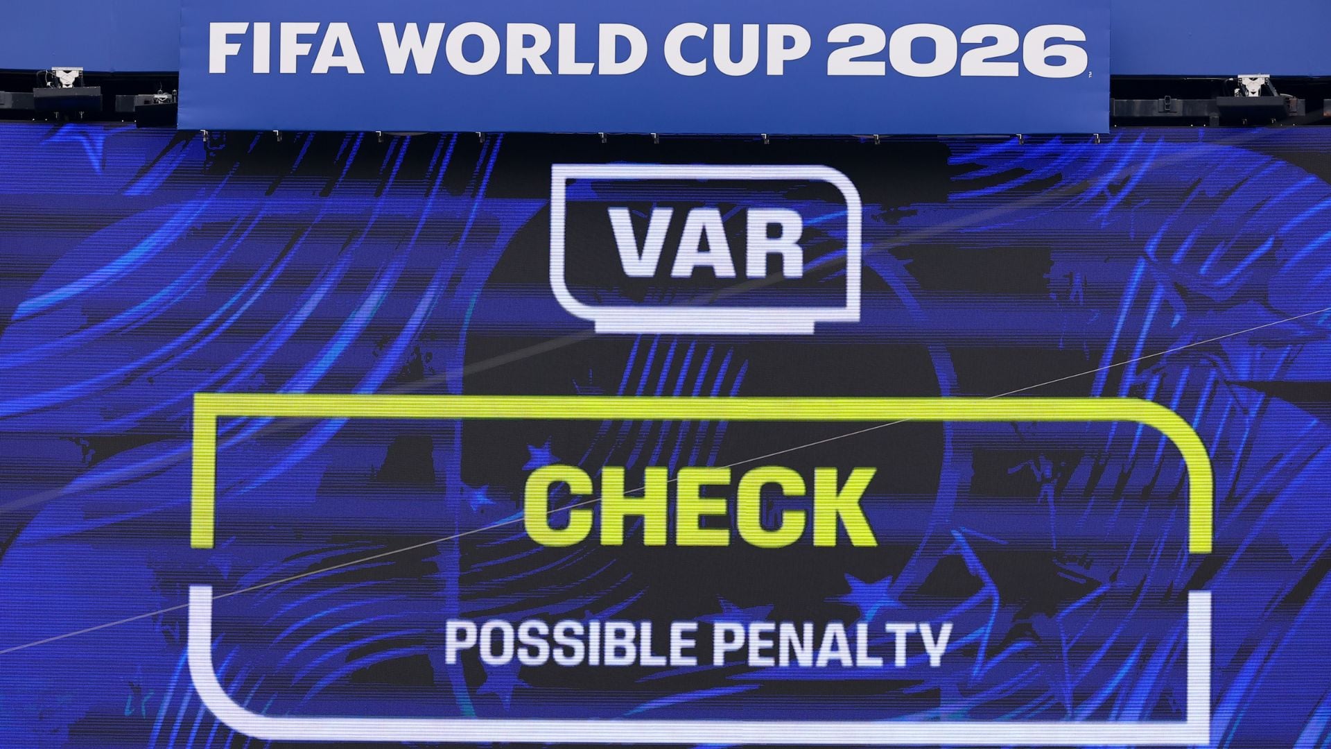 La tecnología no reemplazó completamente el criterio arbitral, ya que las posibles interferencias de jugadores en posición adelantada siguieron siendo analizadas por el VAR.