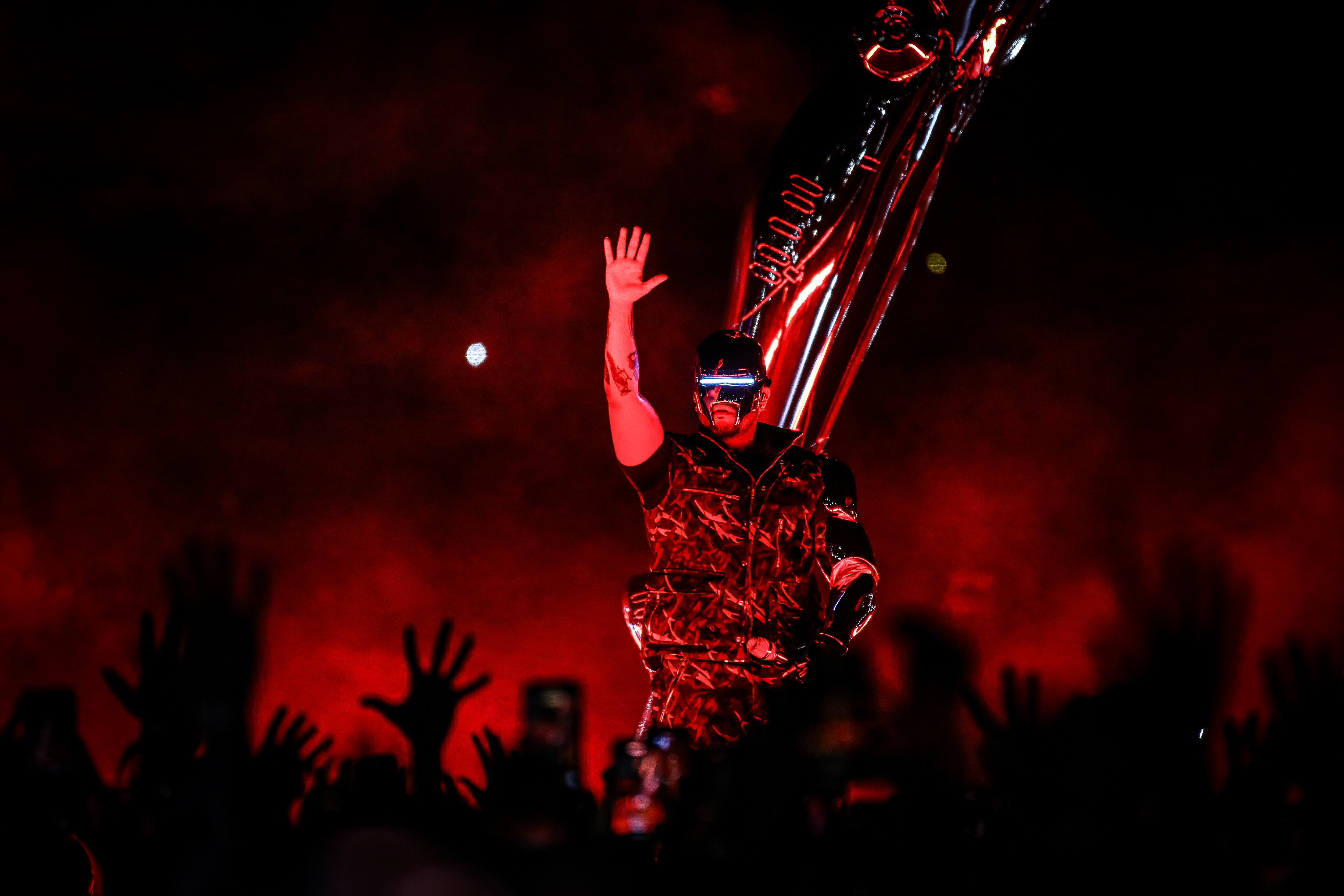 The Weeknd cautivo a los bogotanos en un show que duró dos horas donde interpretó sus mayores éxitos.