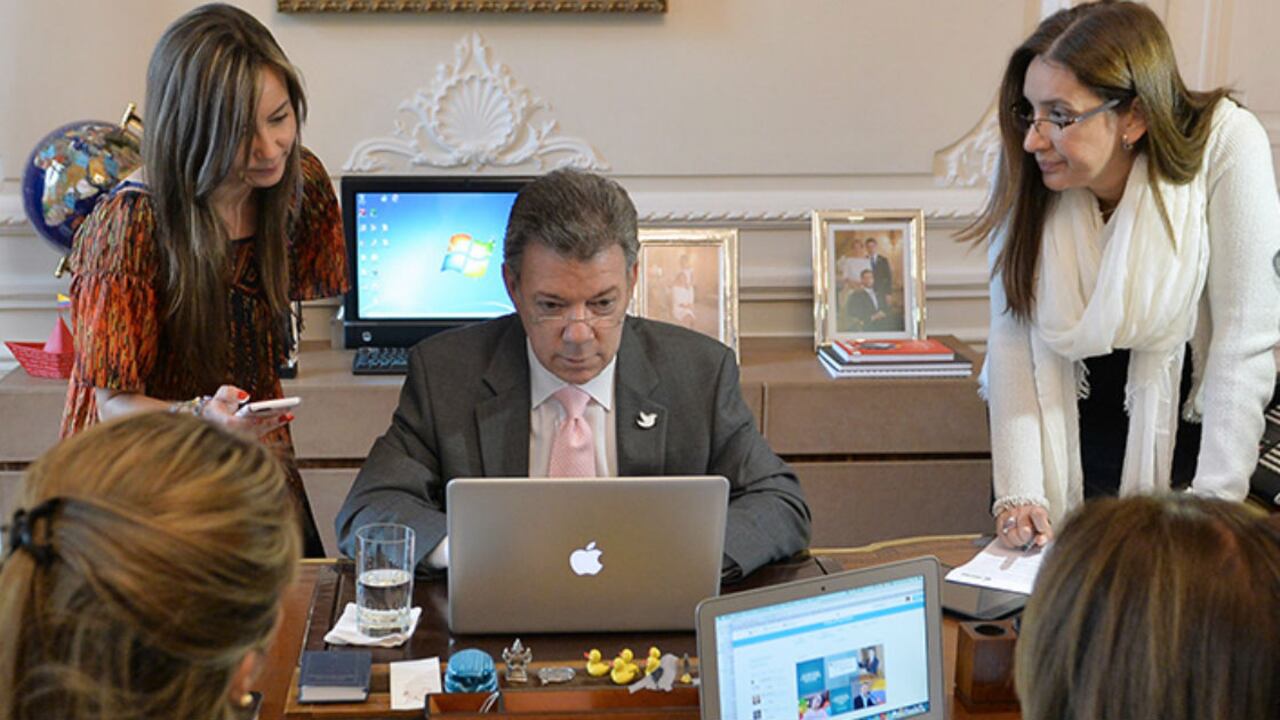 Desde las 5:30 de la tarde respondió a los interrogantes seleccionados.