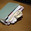 Desmantelan red que creaba falsos expedientes judiciales para exigirle a las víctimas hasta $4 mil millones