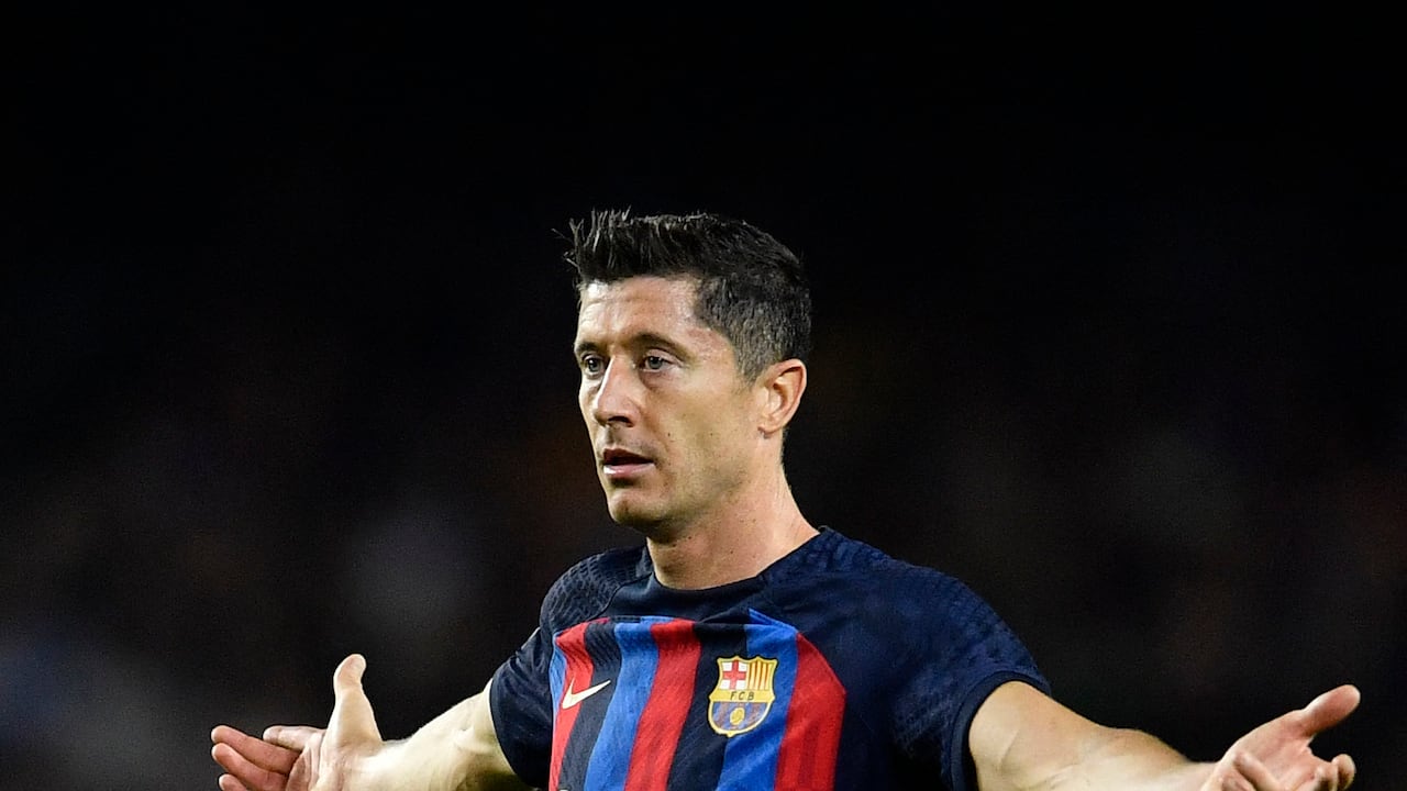 Lewandowski marcó dos tantos en el empate frente a Inter