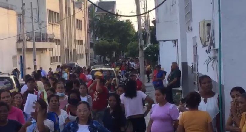 Filas en el centro de Barranquilla.