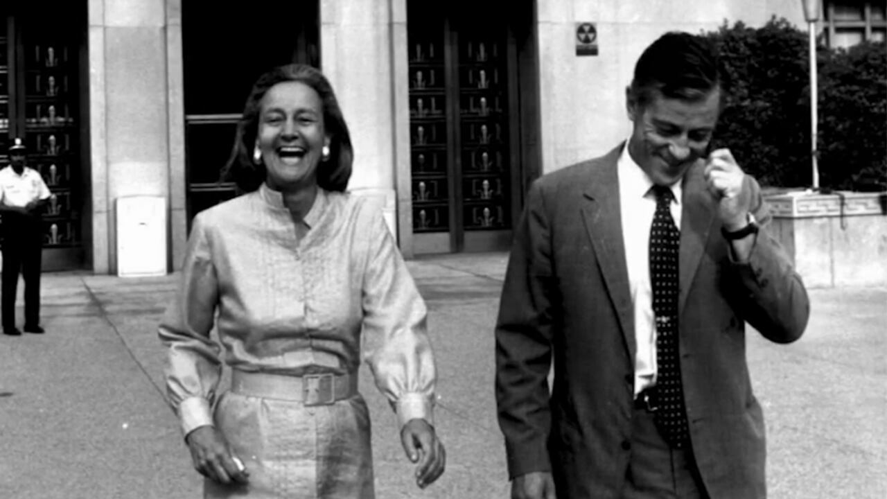 Ben Bradlee junto a Katharine Graham, en medio del escándalo por los Papeles del Pentágono