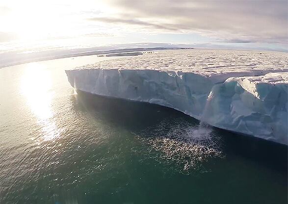 La majestuosidad del llamado 'desierto de hielo' se hace evidente en el corto.