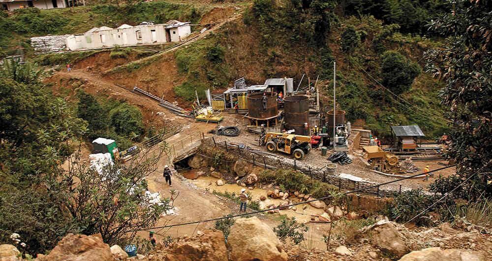 Los límites que el país está imponiendo a la actividad minera legal preocupan a algunas comunidades.