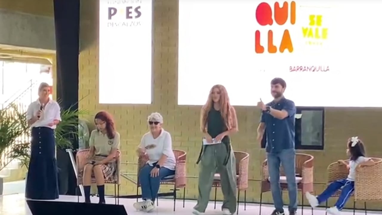 La barranquillera fue recibida en medio de aplausos, al evento no llevó a sus hijos.