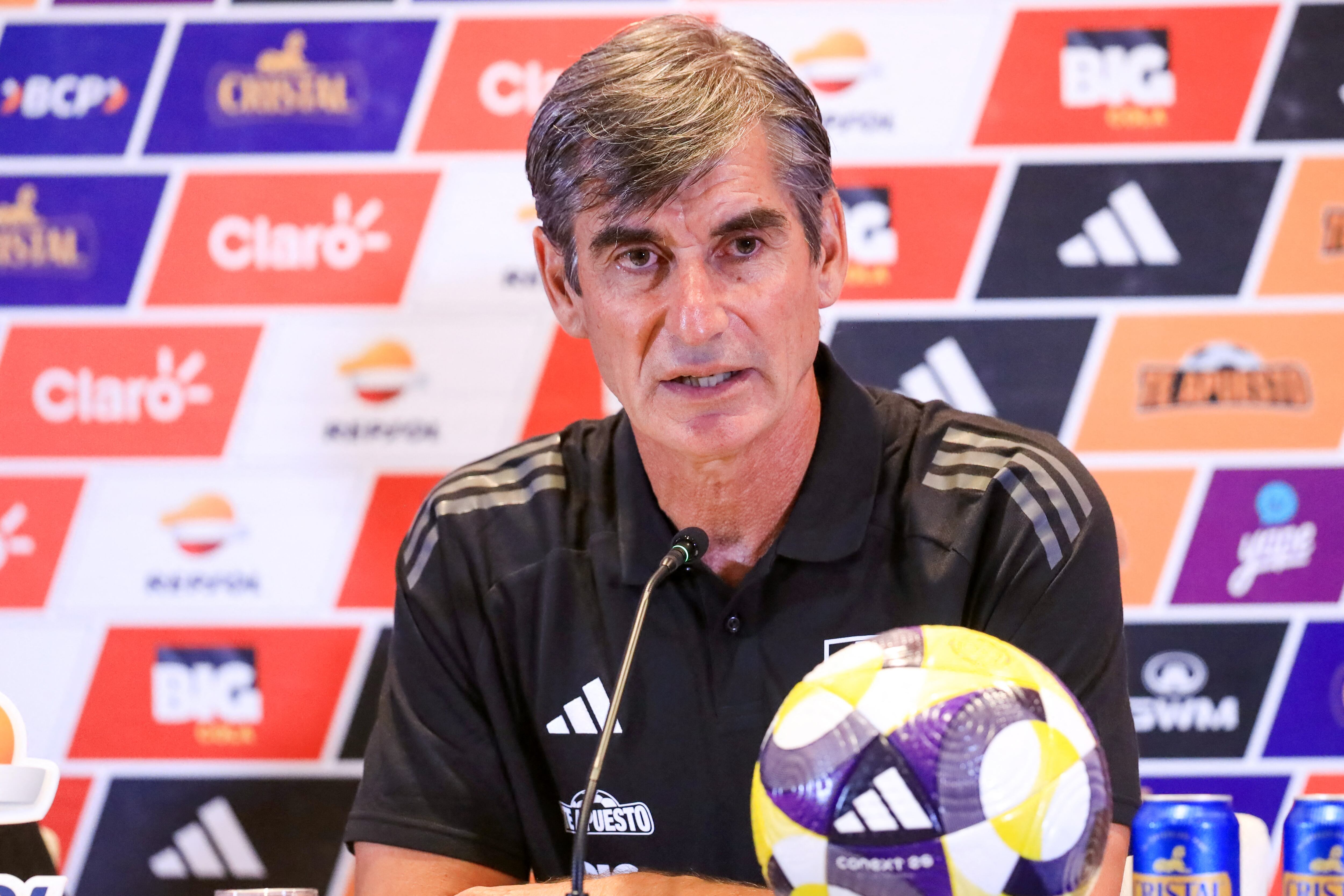 Óscar Ibáñez DT de la Selección de Perú