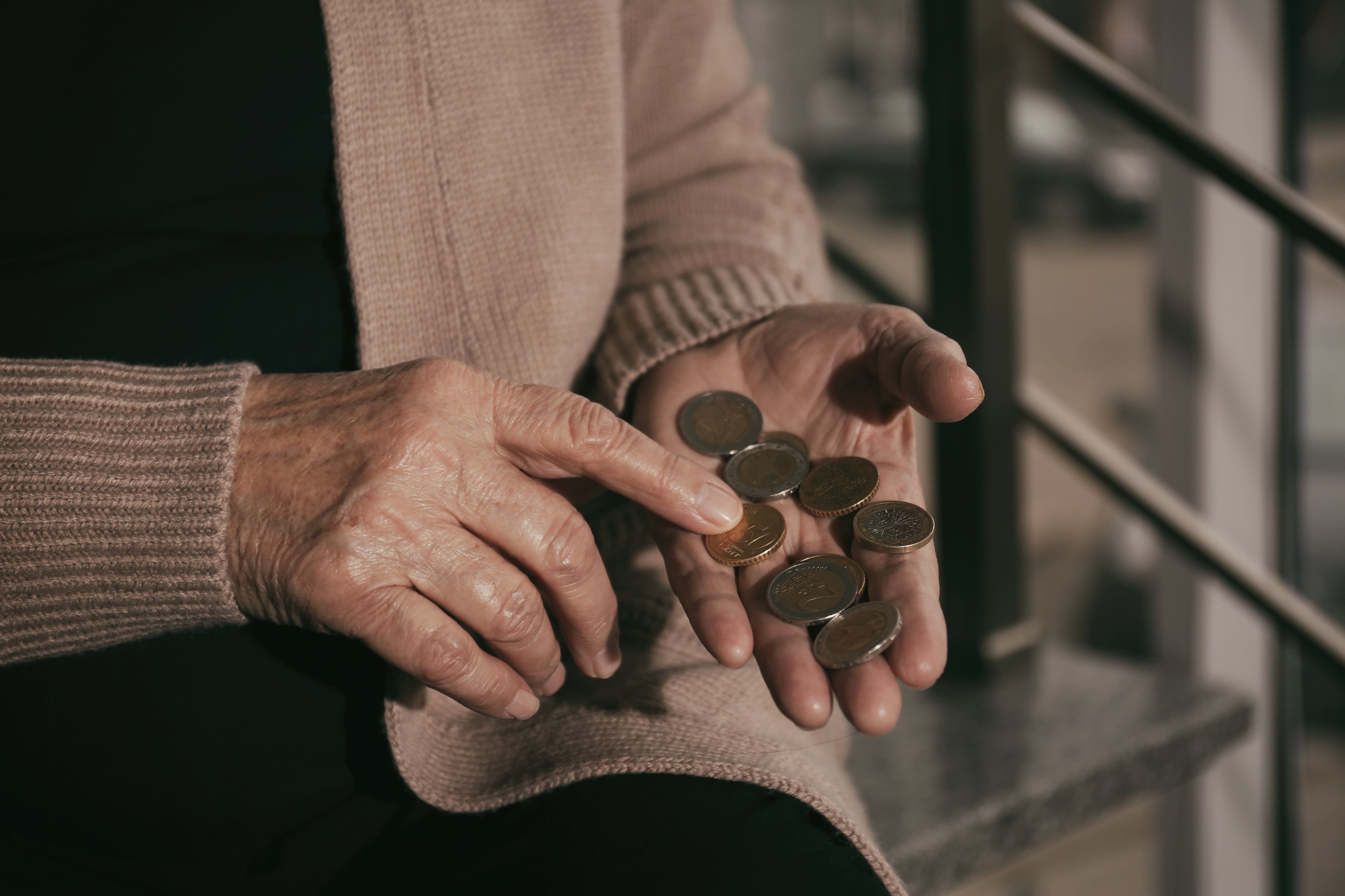 Los pensionados con mesadas iguales o inferiores a un salario mínimo solo deben aportar el 4 % para salud, según Colpensiones.
