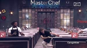 Carolina Gómez tuvo un leve tropiezo al presentar su plato en el reto de eliminación